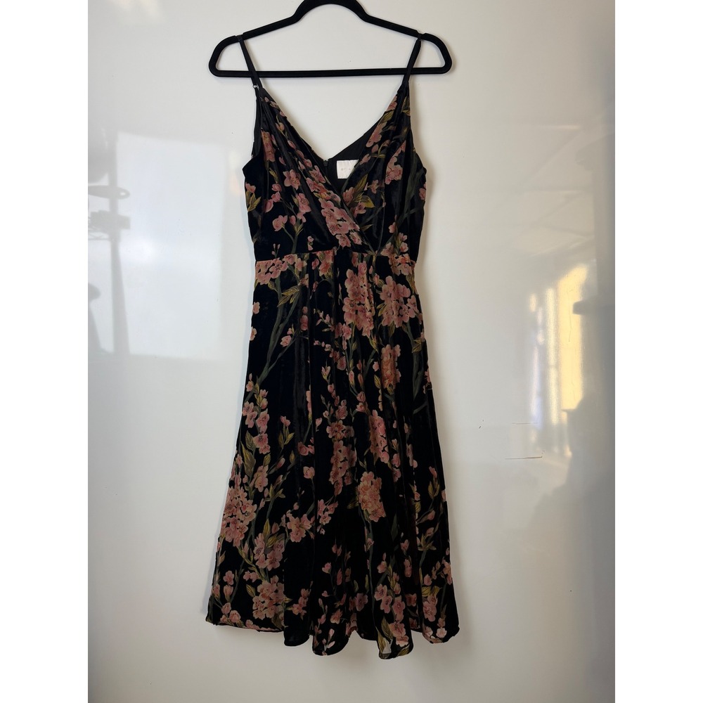 Eri + Ali Anthropologie Black Floral Velvet Midi Dress Wrap V-Neck Size 6